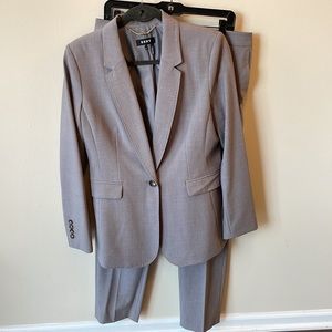 DKNY Light grey suit